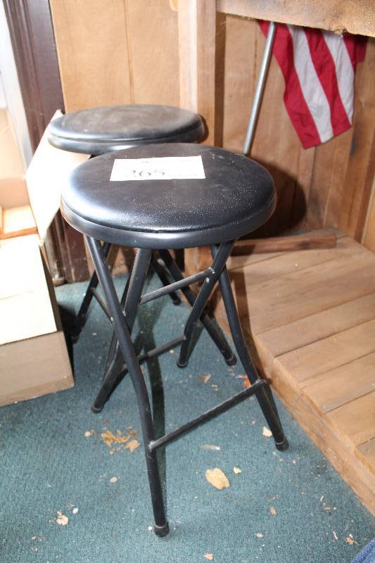 lot 265 image: Lot of (2) Padded Stools