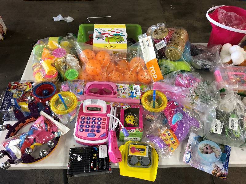 lot 37 image: Lot of kids items
