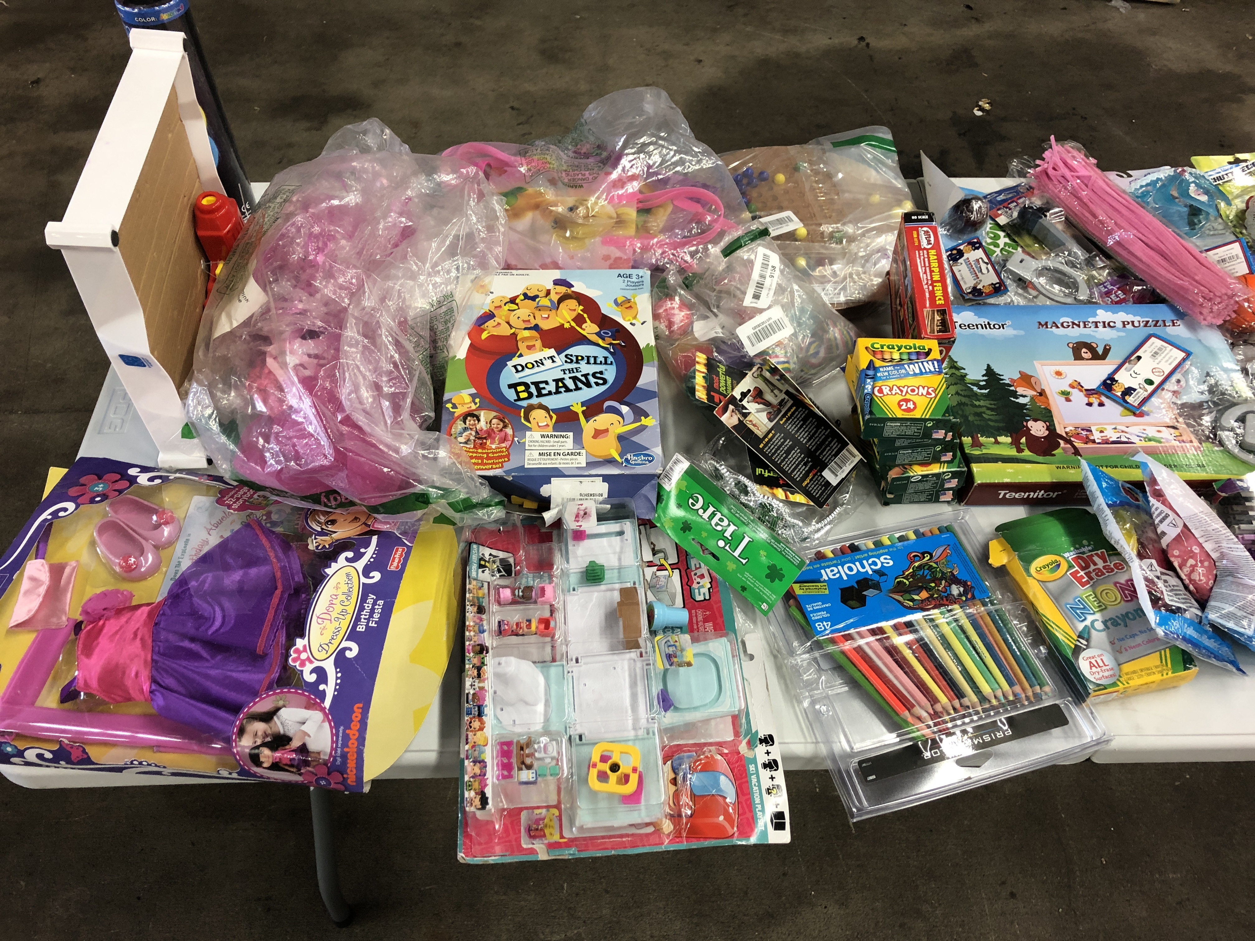 lot 38 image: Lot of kids items