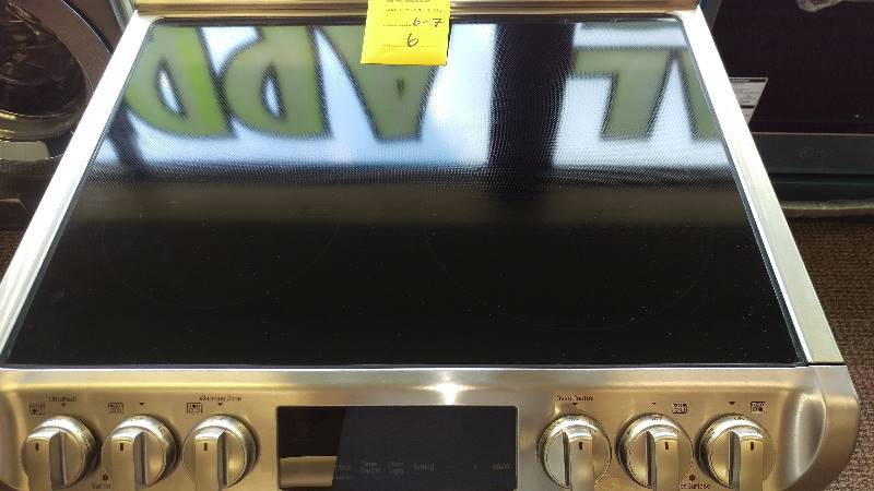 lot 6 image: NEW SCRATCH AND DENT - LG MODEL # (LSE4613ST) - LG LSE4613ST Slide-in Electric Convection Range - 6.3 cu ft - Stainless Steel - TESTED WORKS - MSRP $ 1499.99