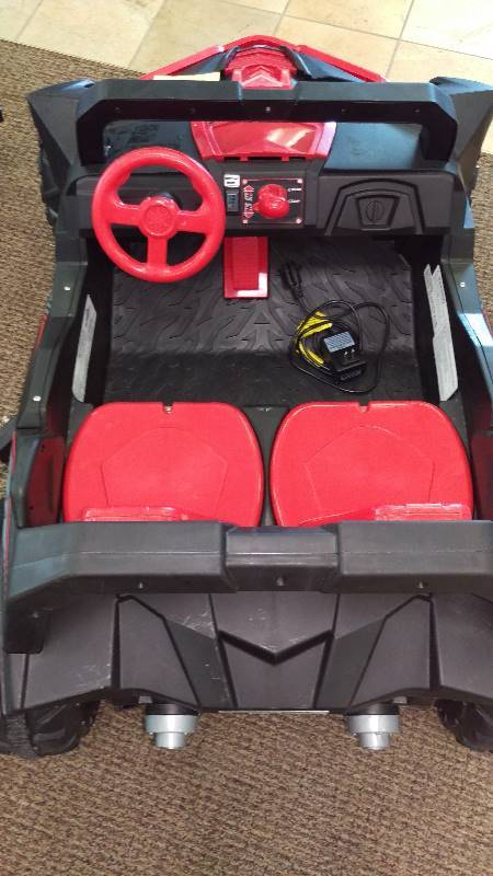 lot 22 image: New- Yamaha YXZ 12-Volt Ride-On