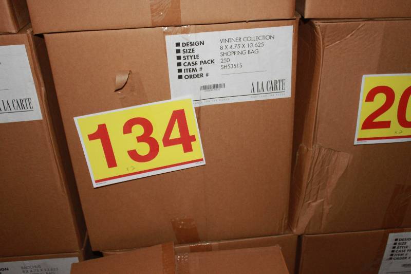 500 Vintner Handled Gift Bags 8 x 4-34 x 13-12