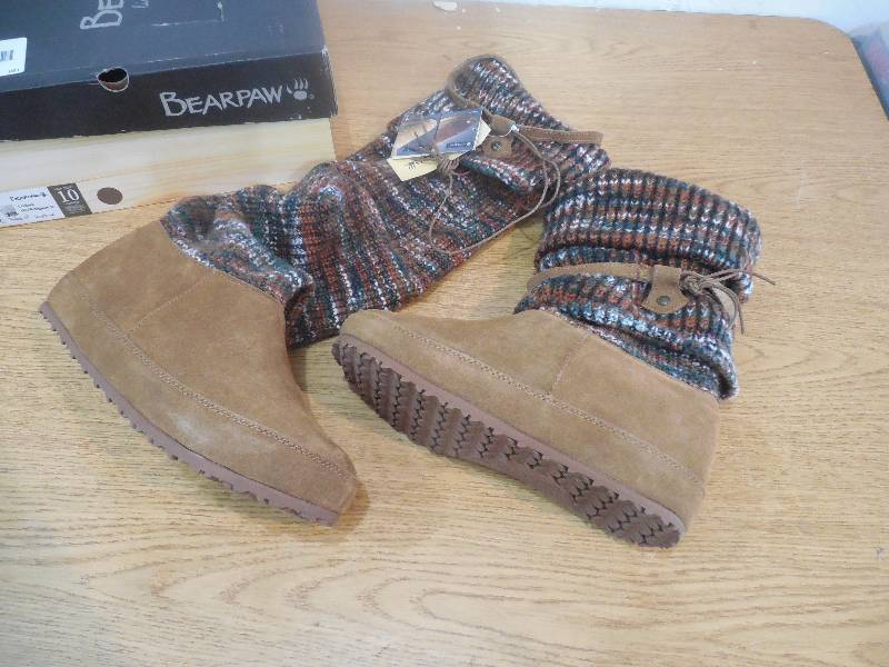 lot 36 image: Bearpaw Womens Cosima Boot - SIZE 10