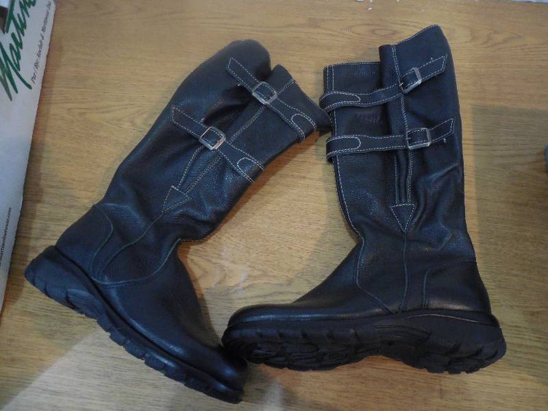 lot 40 image: Sahalie Womens Perfect-Fit Boots - SIZE 7.5