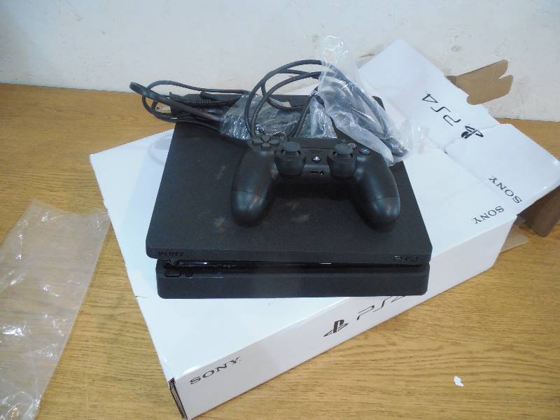 lot 72 image: Sony PlayStation 4 1TB Console - PARTS OR REPAIR