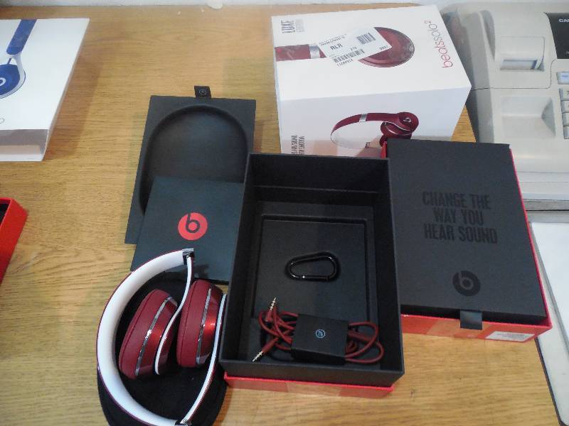 lot 91 image: Beats by Dr. Dre Solo2 Wired On-Ear Headphones