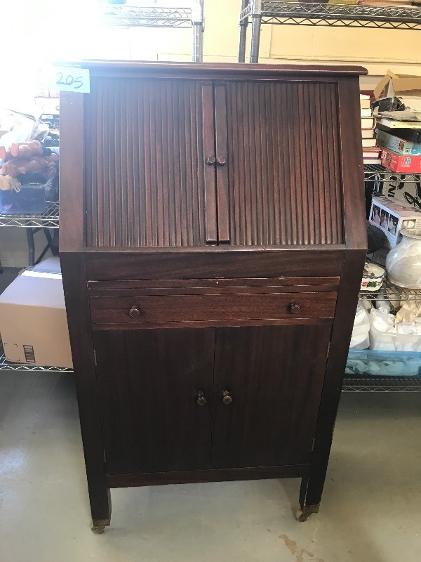 lot 205 image: OPTOMETRY ROLL FRONT TRIAL LENS CABINET