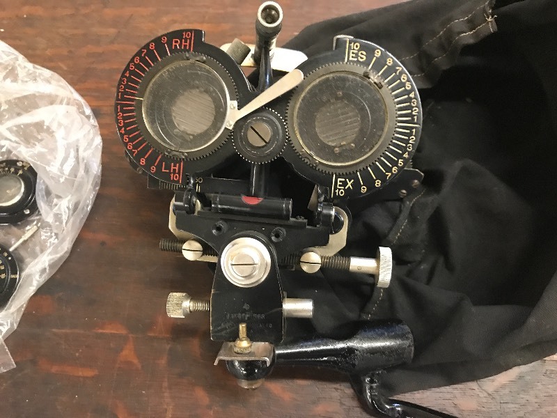 lot 222 image: ANTIQUE PHOROMETER