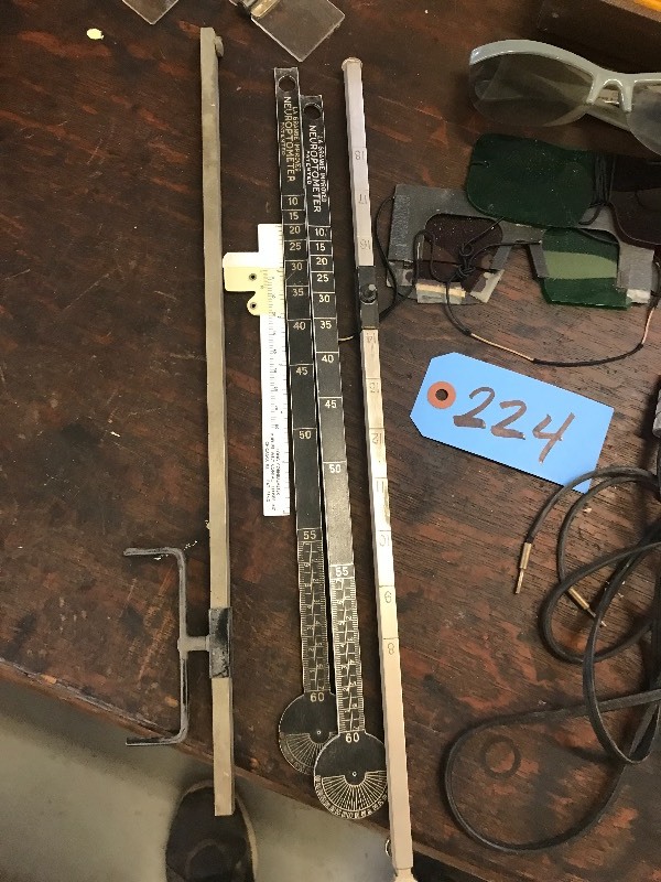 lot 224 image: LOT OF OLD OPTOMETRY ITEMS