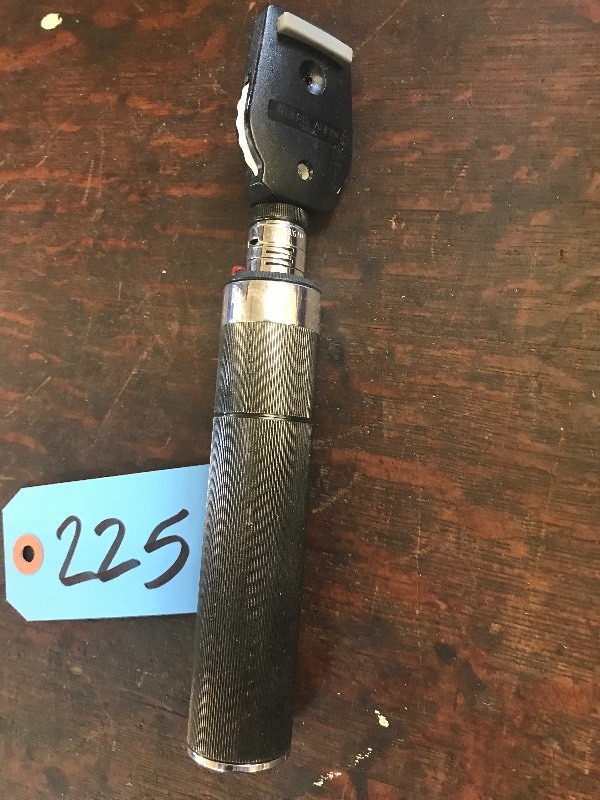 lot 225 image: WELCH ALLYN OPTHALMOSCOPE