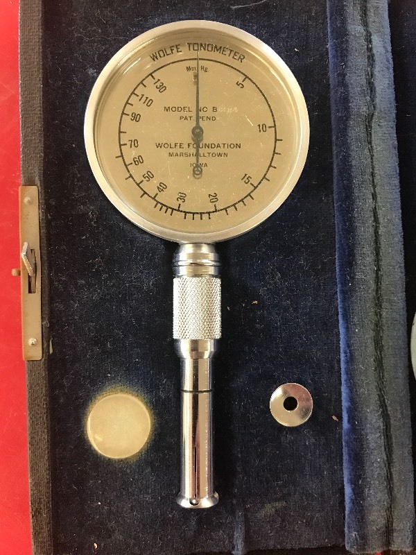 lot 230 image: OLD TONOMETER & LENS MEASURE