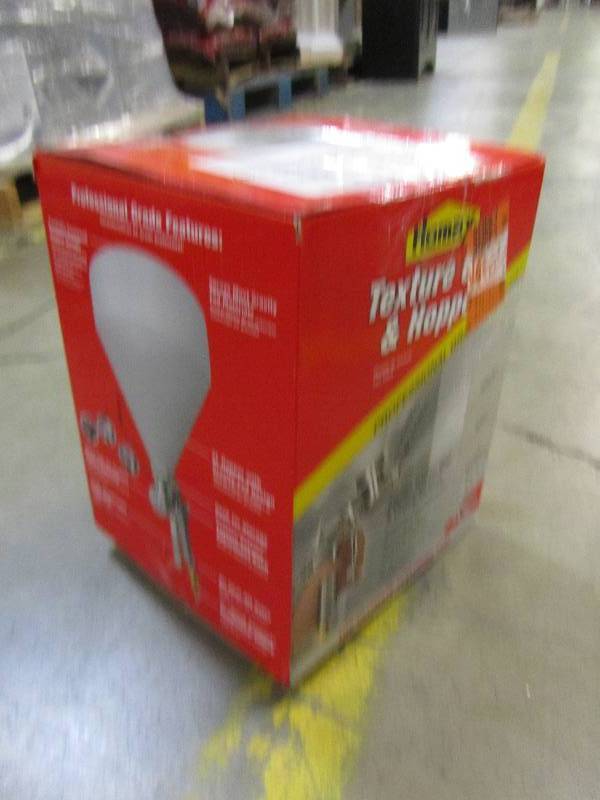 lot 113 image: HOMAX PRO GUN & WAGNER FLEXIO 2000 HVLP SPRAYERS