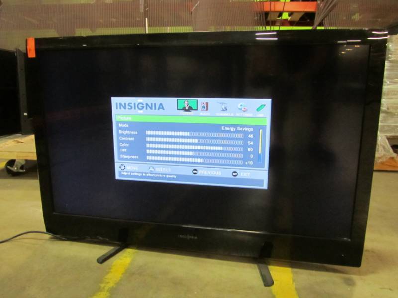 lot 4 image: INSIGNIA 42 LCD TV