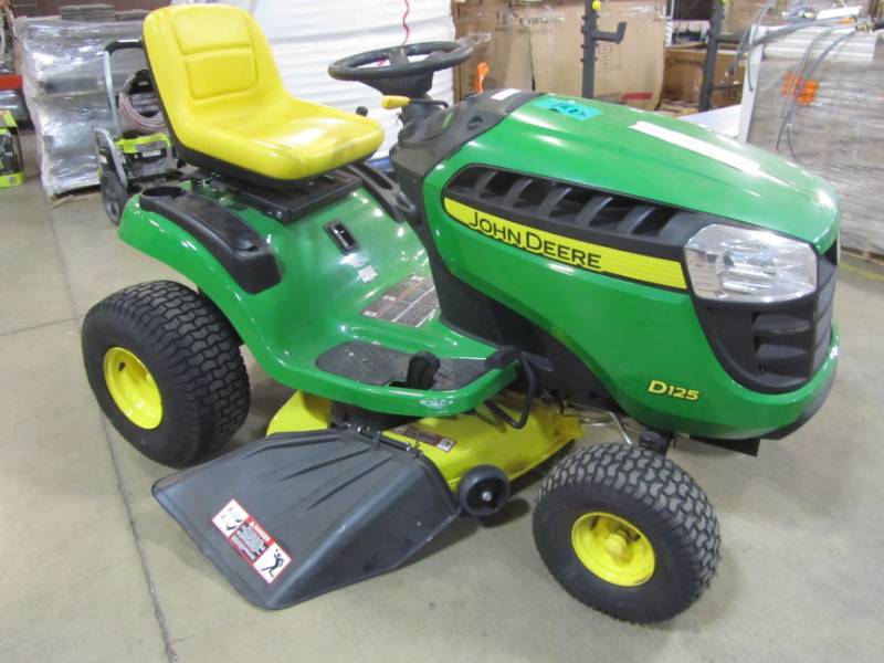 lot 9 image: JOHN DEER D125 42 20 HP GAS V-TWIN HYDROSTATIC FRONT-ENGINE LAWN TRACTOR.