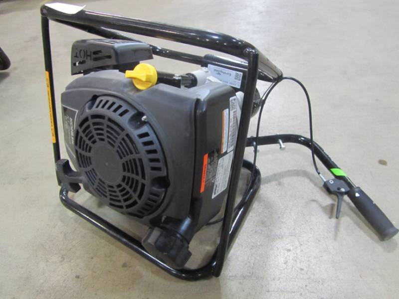 lot 69 image: 2 PERSON EARTHQUAKE EARTH AUGER POWERHEAD 173cc 4 CYCLE KOHLER ENGINE