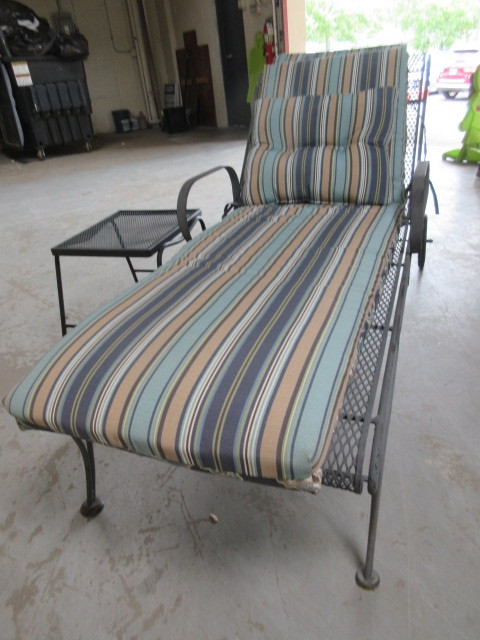 WROUGHT IRON PATIO LOUNGE CHAIR AND TABLE