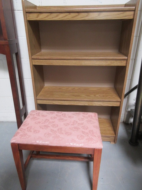 WOODED SHELVING UNIT AND STOOL