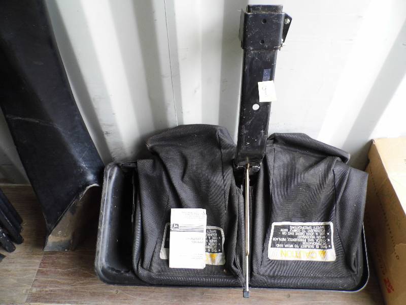 lot 9 image: Bagger for Riding John Deere Mower