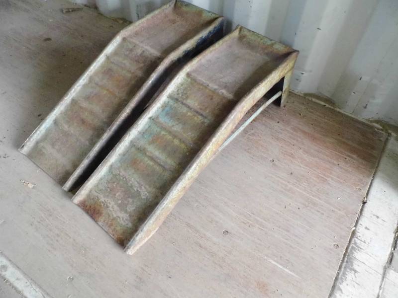 lot 12 image: Car Ramps