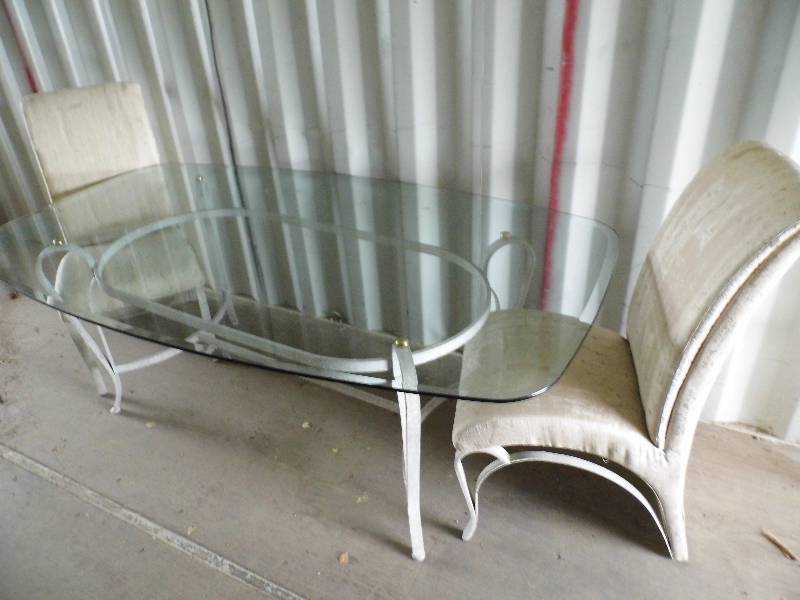 lot 20 image: Glass Table w 6 Chairs