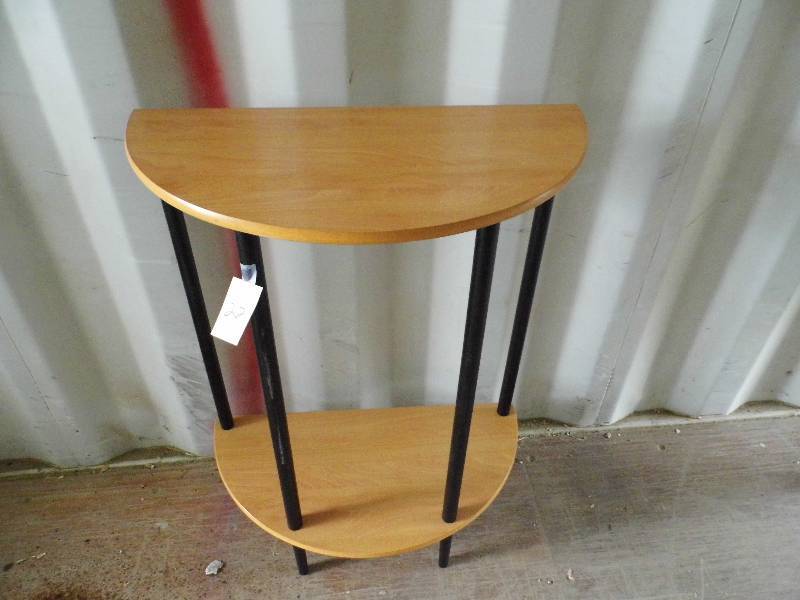 lot 22 image: 12 Round Table