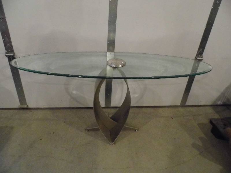lot 27 image: Oval Glass   Metal Table
