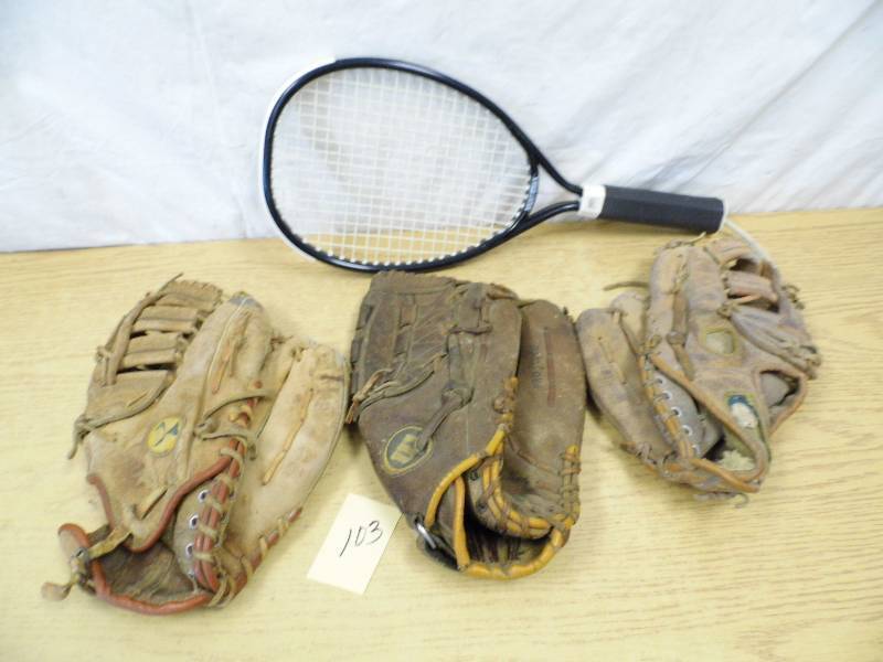Baseball Gloves - Rackets