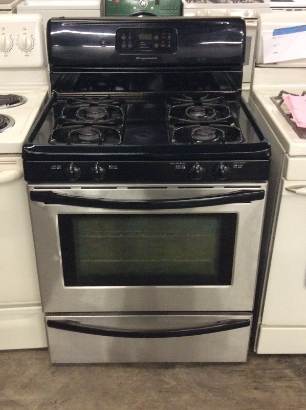 lot 14 image: Frigidaire Black Gas Stove
