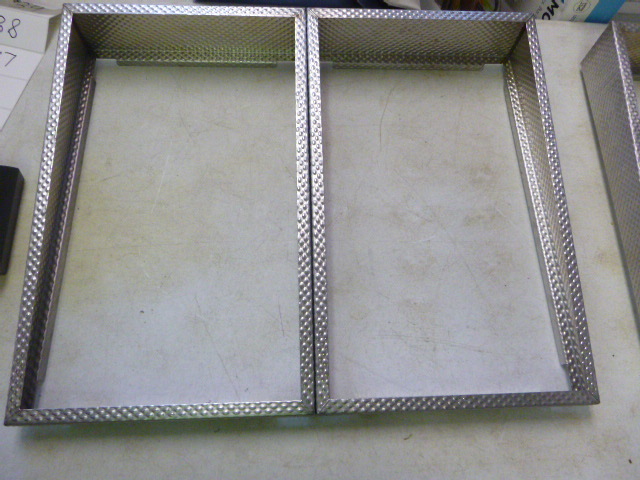 2 Risers for Steam Table