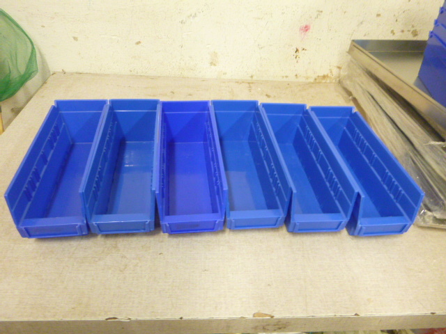 6 Plastic Parts Bins