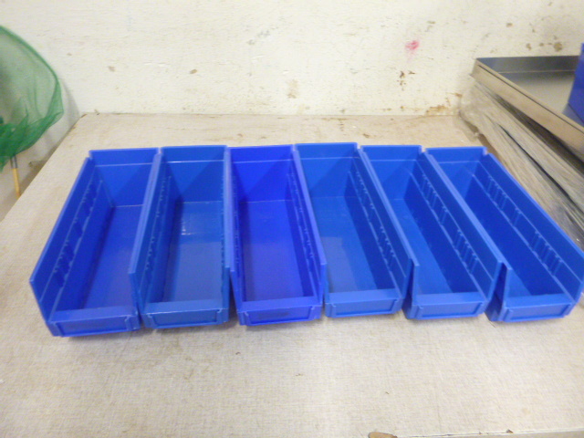 6 Plastic Parts Bins