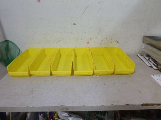 6 Plastic Parts Bins