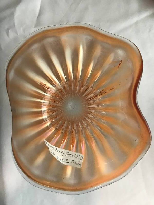 lot 160 image: Fenton, Jack in the Pulpit Vase, Marigold