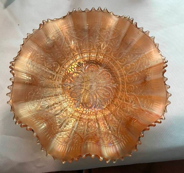 lot 197 image: North Wood hearts and flowers pastel Marigold bowl