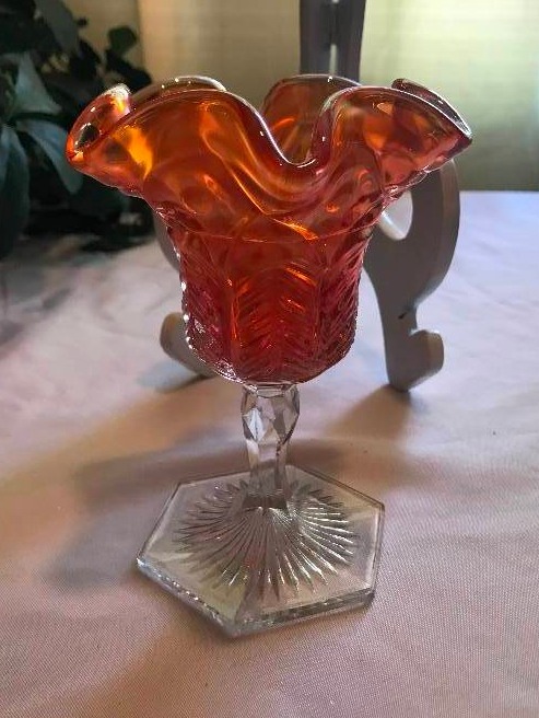 lot 206 image: Cambridge inverted feather marigold compote