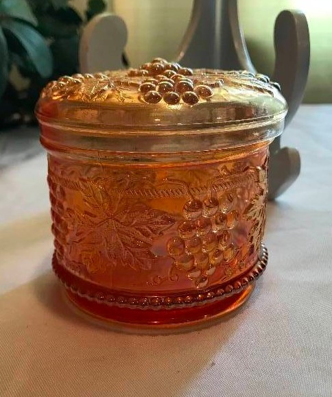 lot 208 image: Northwood 1910 grape and cable Marigold powder jar