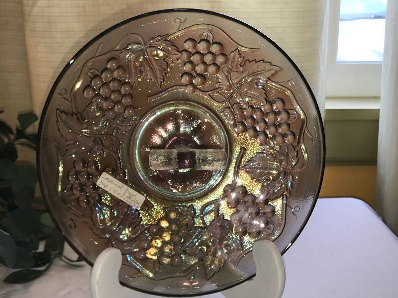 lot 216 image: Imperial, Imperial grape smoke tidbit centered handled plate