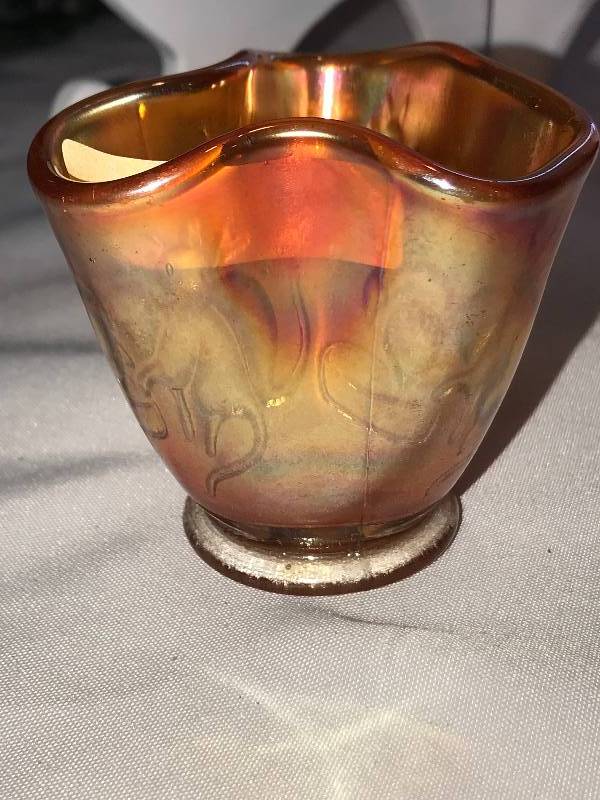 lot 222 image: Fenton kittens Marigold toothpick holder