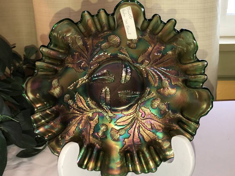 lot 233 image: Fenton 1911 thistle green bull eight and three-quarter inch across by