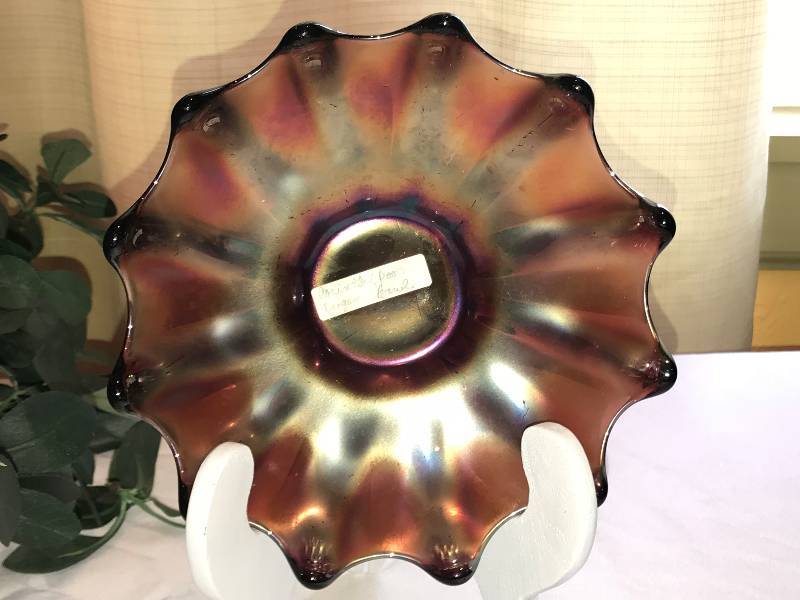 lot 241 image: Dugan cornice amethyst Bowl