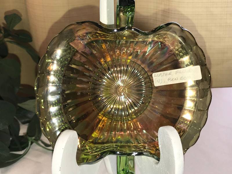 lot 245 image: Northwood luster flute green Bonbon