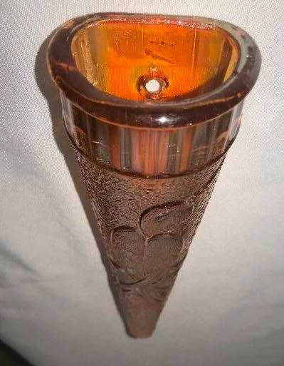lot 255 image: Dugan woodpecker Marigold wall vase