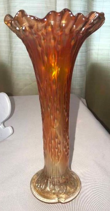 lot 257 image: Fenton knotted beads Marigold vase