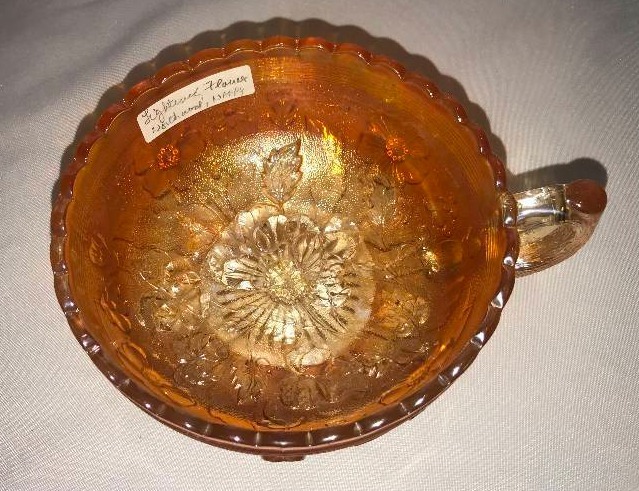 lot 260 image: Northwood lightning flower pansy Marigold nappy dish