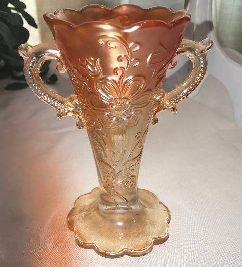 lot 262 image: Dugan Marianne Marigold two-handled vase