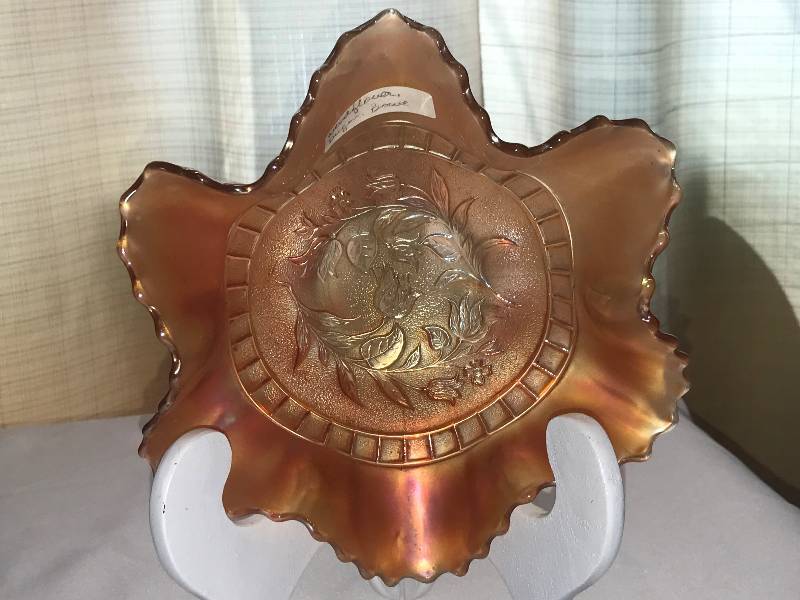 lot 263 image: Dugan Windflower marigold gravy dish