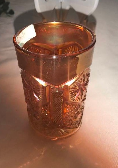 lot 288 image: Imperial Star and file Marigold tumbler