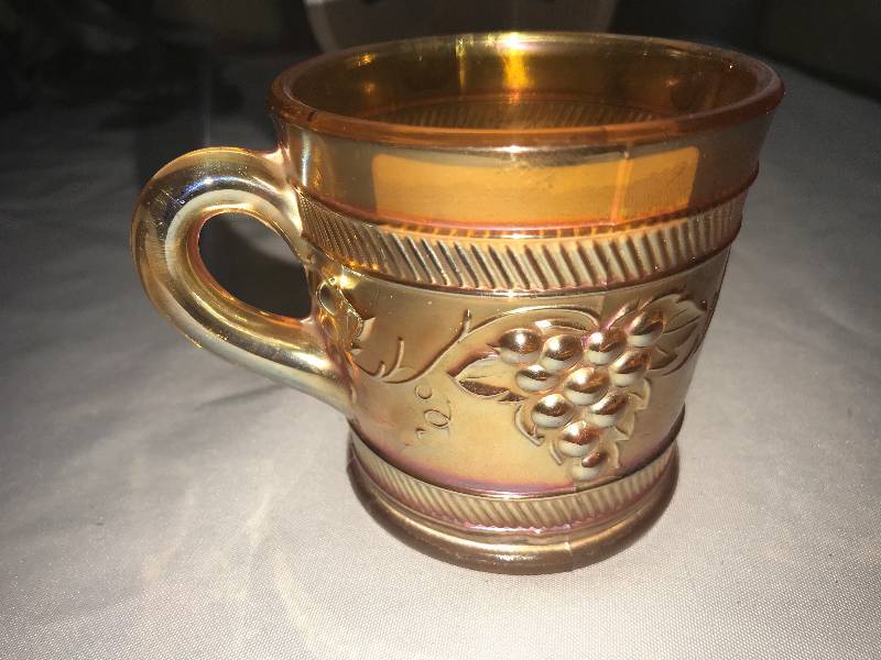 lot 290 image: Dugan vintage banded Marigold mug
