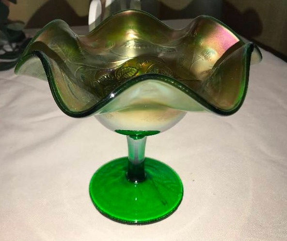 lot 300 image: Fenton Blackberry Bramble green compote