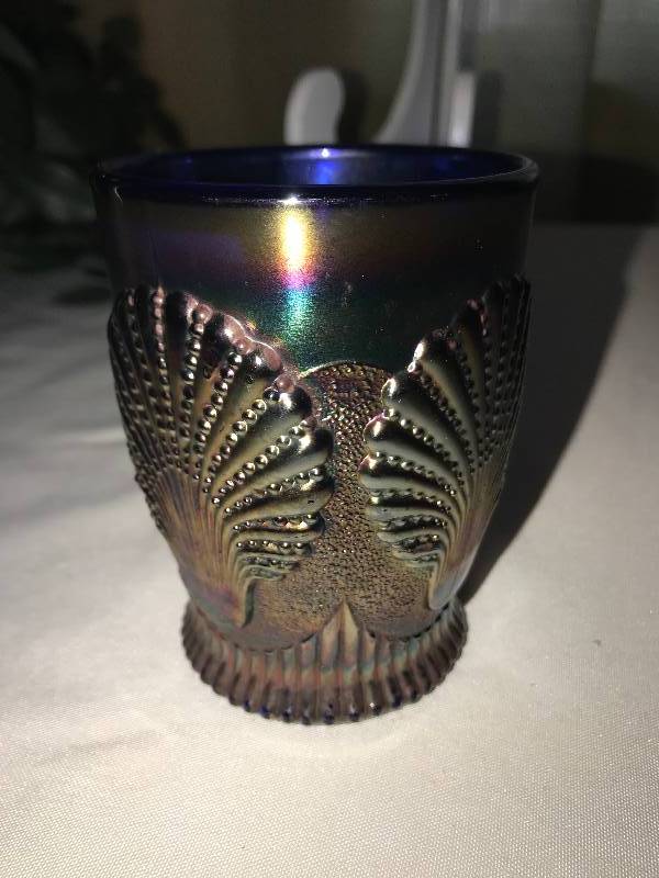 lot 319 image: Dugan, beaded shell, rare, Blue, tumbler